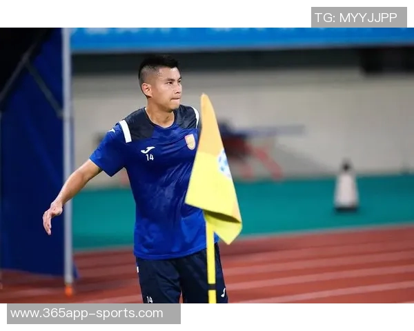 黄希扬谈转型与本土人才培养期望留在铜梁龙为重庆足球贡献力量