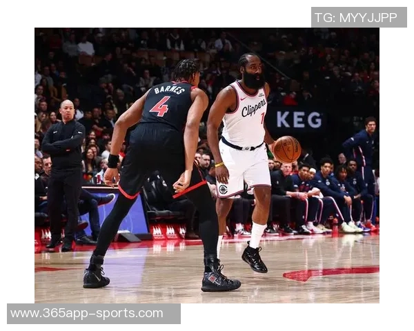 哈登首节狂砍15分全场高效13投10中轻松拿下31分4篮板6助攻2盖帽