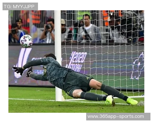 拉亚飞身扑救荣膺英超12月最佳扑救展现惊人反应能力