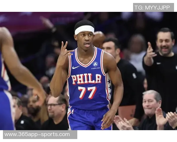 怀特全场表现出色16投7中贡献16分3板10助攻正负值高达22引领球队胜利